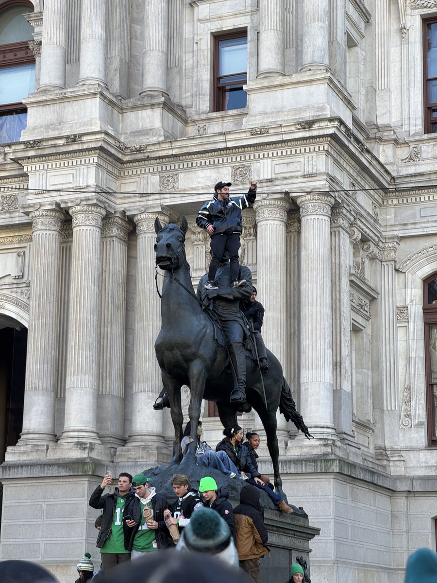 CeaseFirePA's tweet image. Philly, this is how we do it! Congratulations to the @Eagles, our partners to #EndGunViolence, on an incredible season and an epic Super Bowl win! #flyeaglesfly #superbowllix 💚🦅🖤