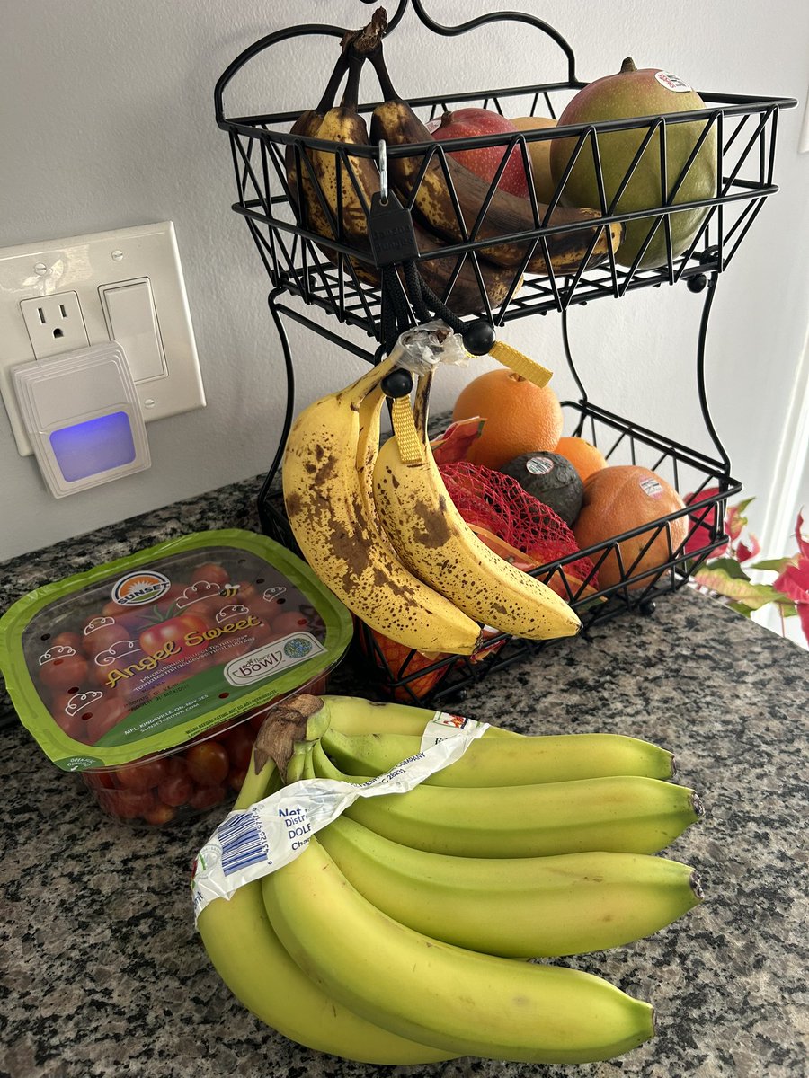 TPTurf's tweet image. I call this piece “The Perpetual Procession of Bananas”