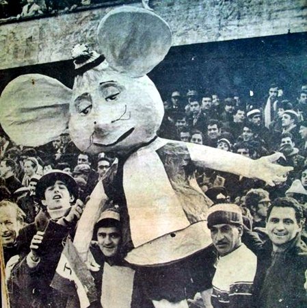 marcomaioli1's tweet photo. è il momento di ricordarvi che l'Huracan Buceo ha come mascotte Topo Gigio https://t.co/4iDeQYJRmc