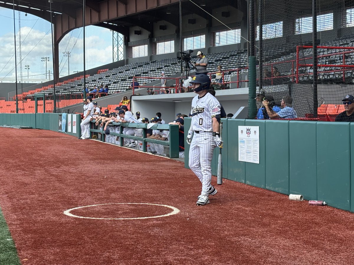LatinoSports's tweet image. Play Ball! ☀️🇵🇷⚾️

The first-ever @prchallenge2025 is officially underway in Ponce and Caguas, Puerto Rico  

#LatinoSports #PuertoRico #PRChallenge #NCAABaseball #NCAA | 📸: @JulioPabonNY15