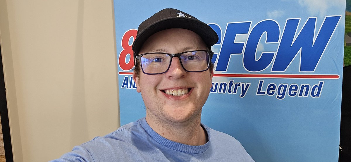 840CFCW's tweet image. We're at the grand opening of @FirehouseSubs in #Camrose, 6703 48 Ave! BOGO coupons for your next visit, enter to win free subs for a year, and come try their Firehouse Favs like the Brisket Hat Trick and Hook &amp;amp; Ladder! - @ScottMitchellFM