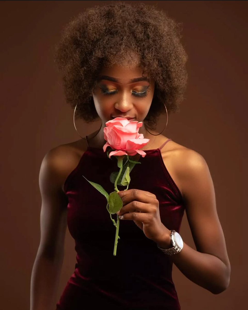 MissNonikariuki's tweet photo. Proverbs 17:17
A friend loves at all times, and a brother is born for a time of adversity. 

Everyday... Be The Reason Someone Feels Loved! 🌹 

Happy #Valentine's Day! ❤️

#TheAnointedQueenNoni👑
#Love #Joy #Blessings #Flower #Beauty https://t.co/HmAXczMhgm