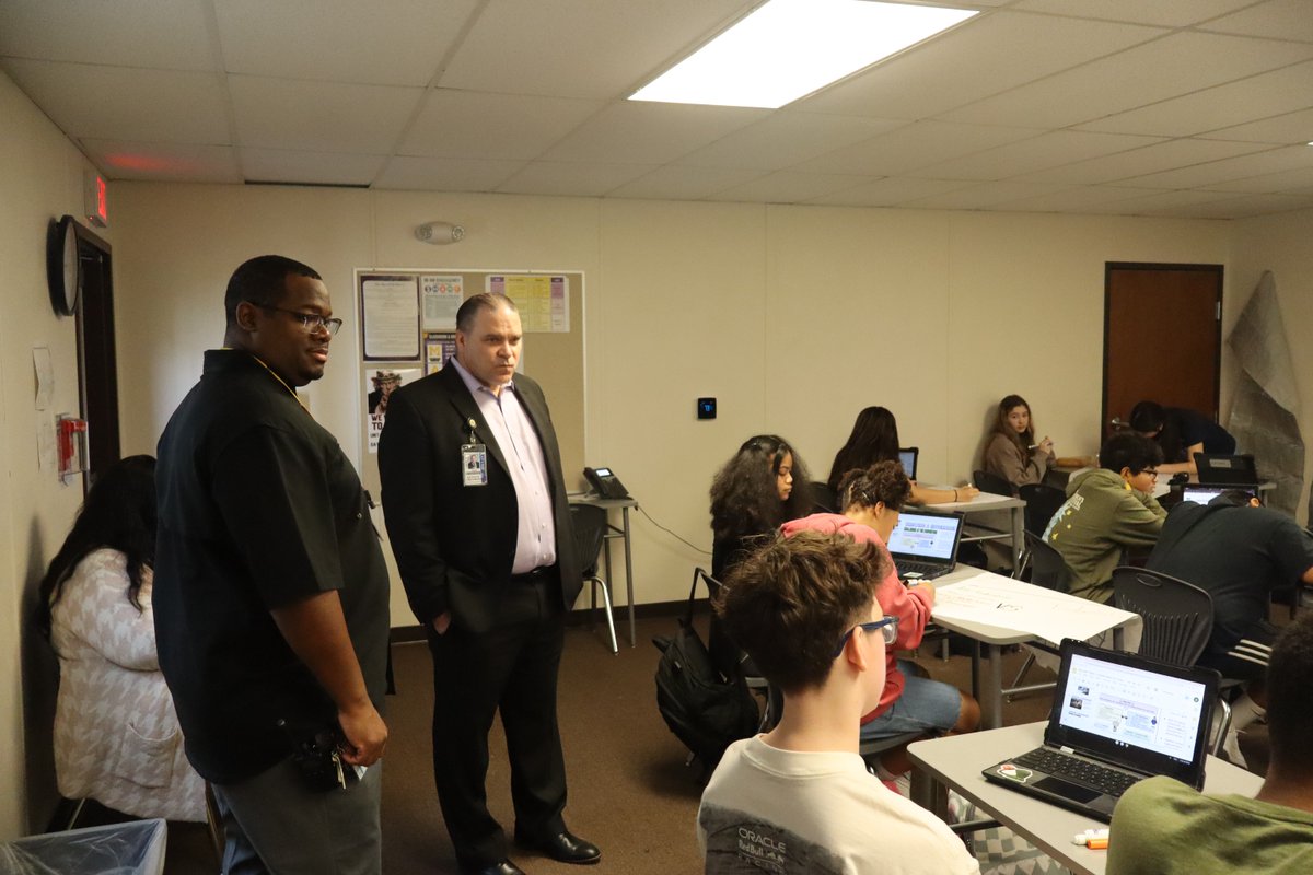 katyisd's tweet photo. The "Dr. G. Visits Me" tour is rolling on! Take a peek behind the scenes as Superintendent Ken Gregorski connects with students and staff at Morton Ranch Elementary, Morton Ranch High School, Morton Ranch Junior High, Raines Academy and the Opportunity Awareness Center. #KatyISD https://t.co/aMucyaMp7P