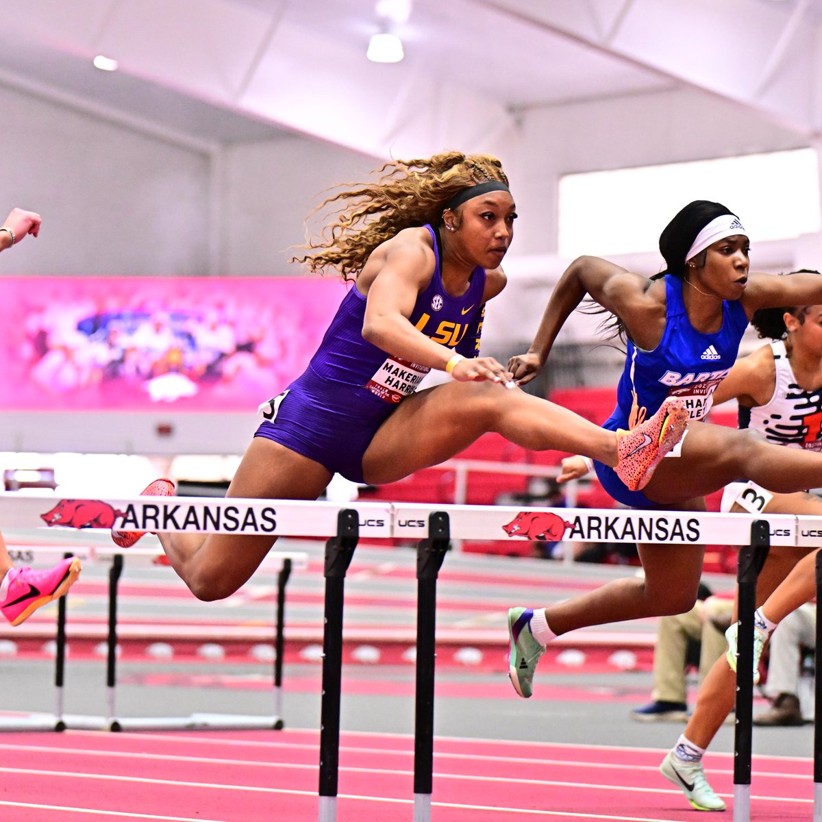 LSUTrackField's tweet photo. 𝐖𝐨𝐦𝐞𝐧'𝐬 𝟔𝟎-𝐌𝐞𝐭𝐞𝐫 𝐇𝐮𝐫𝐝𝐥𝐞 𝐎𝐩𝐞𝐧

Gabriella Cunningham takes 3rd (8.63) and Makeriah Harris takes 4th (8.67) in the 60h open!

#GeauxTigers x #TheHomeOfChampions https://t.co/njWg6Yfant