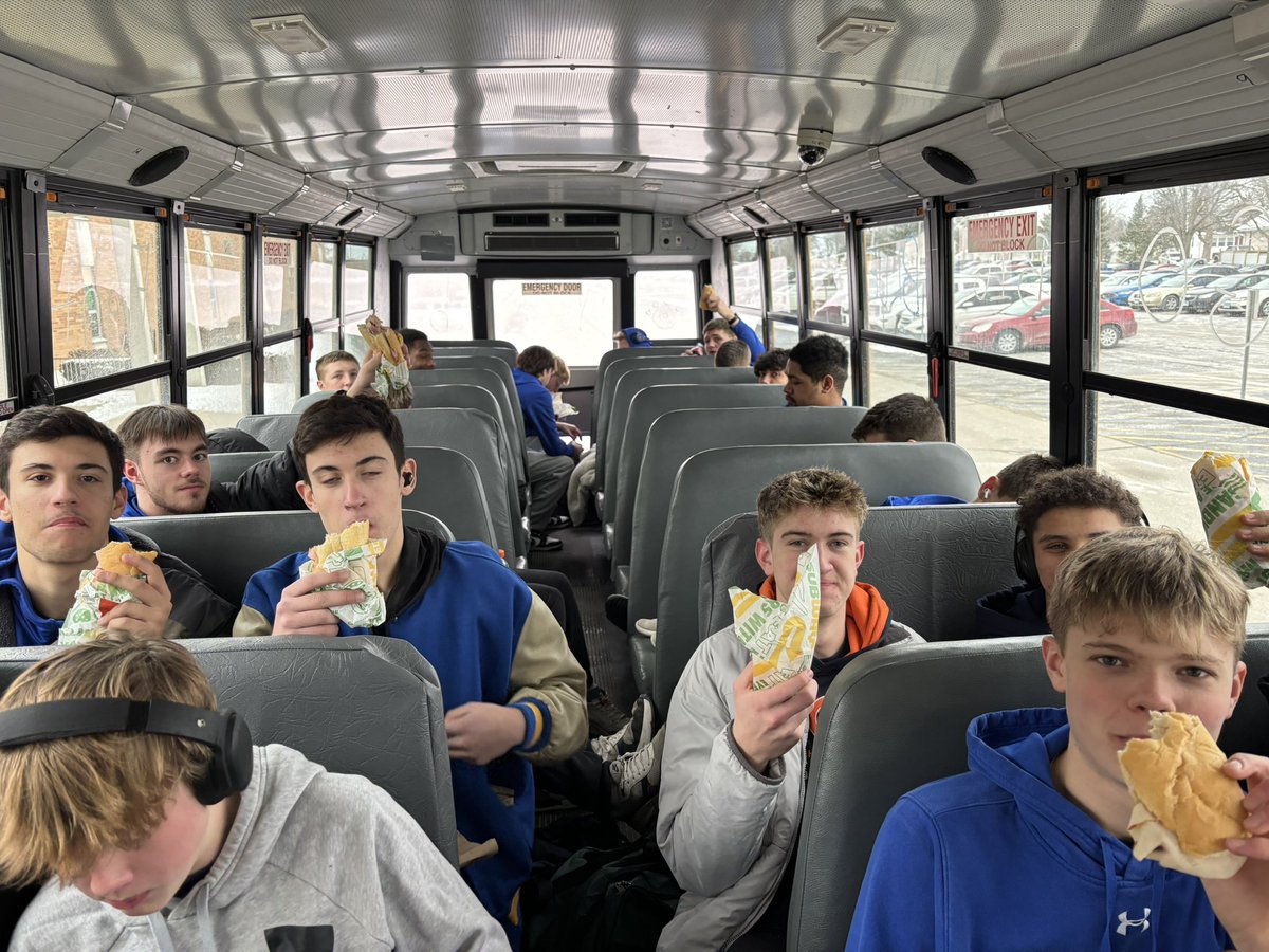 Thank you, Grant Kleinsteiber, at Compass Insurance for feeding the players prior to tonight’s game at IVC! Stop in and talk to Grant for all insurance needs!