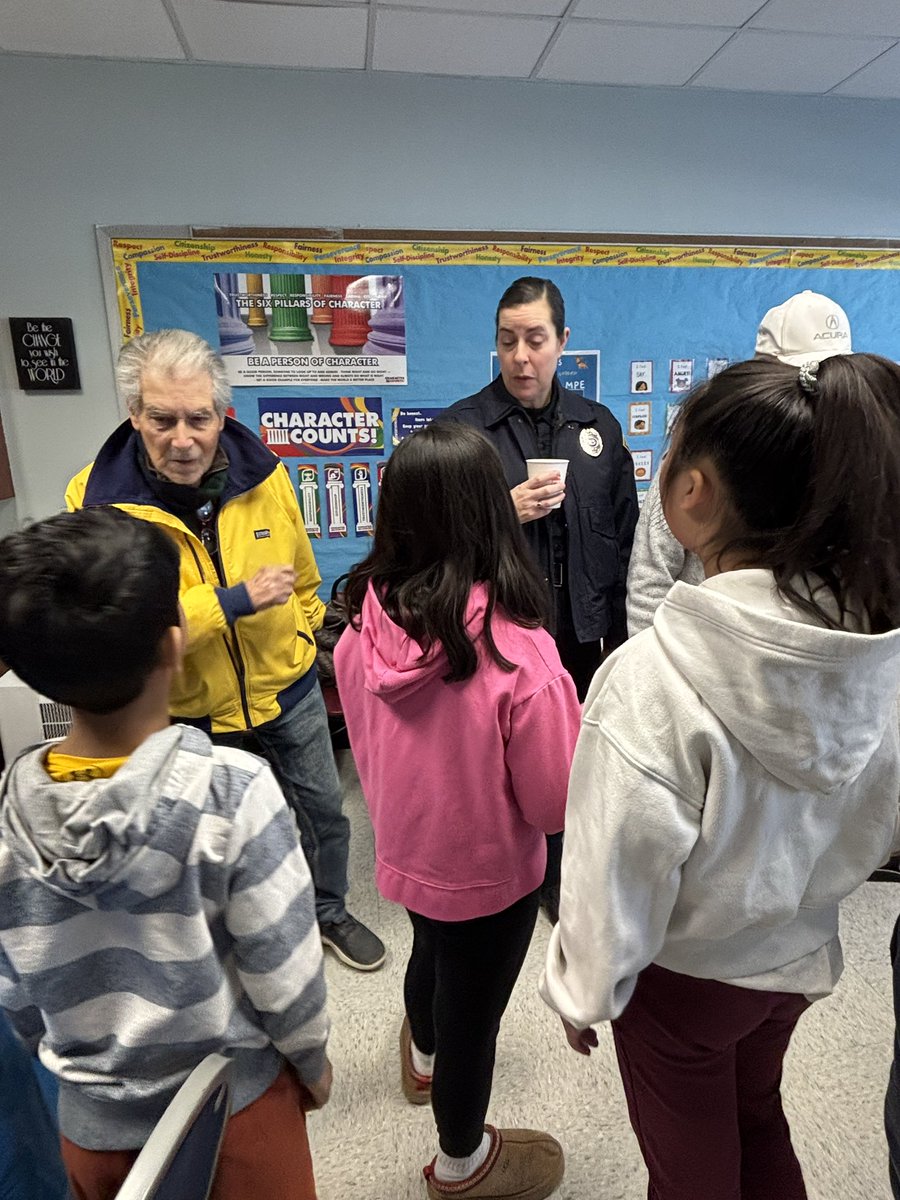 Mrs. Triana tweet media