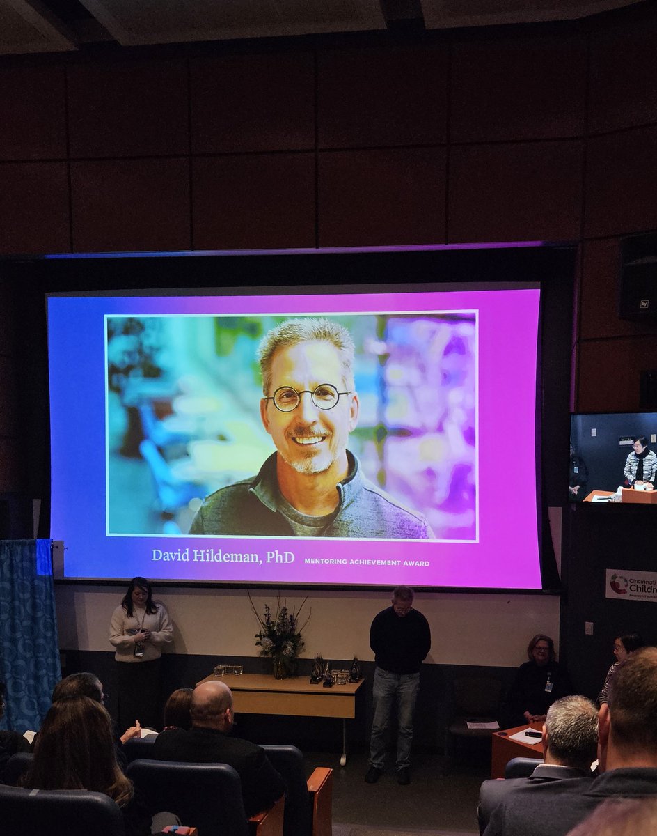 So awesome to see <a href="/Hildy46/">David Hildeman</a> be acknowledged for the incredible mentor that he is!
<a href="/CincyChildrens/">Cincinnati Children's</a> 
@CincyKidsOAACD 
<a href="/CincyImmunology/">CCHMC Immunology Grad Program</a> 
<a href="/CincyResearch/">Cincinnati Children’s Research</a>