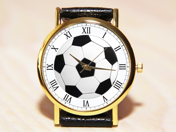 EVALAGATTA's tweet photo. Geppi Cucciari:
“CARLO, IO TE LO BUCO QUELL’OROLOGIO”.#Sanremo2025 https://t.co/AwYFDa1378