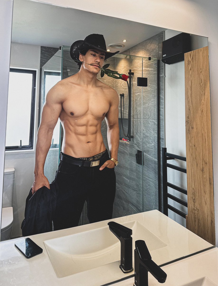 brownboyfit tweet media