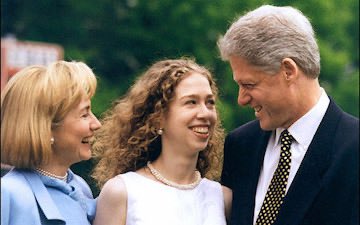 Got this information from another platform! I have added pictures and place this information with a Thread🧵 

Everyone should take the time to read this. Slowly, and patiently, because it’s very important.

From 2001 to 2005 there was an ongoing investigation into the Clinton