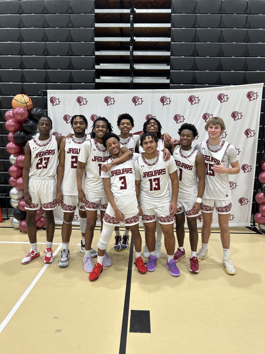 Jags improve to 14-5 with a 78-45 win over Hodgson on senior night!! 
Desai Drummond scored 15, Dillon Griffith 14 and Riley Buzby added 10

Big thanks to the senior players and families. Special group - Dillon, Gary, Zaire, Jace, Bangalee, RJ, Reggie, Riley and Daniel 🏀