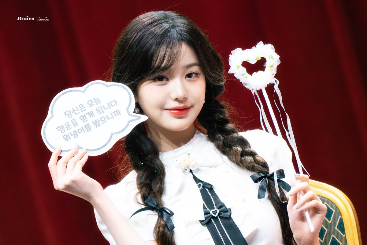 Broivn_0831's tweet photo. 250214

#장원영 #JANGWONYOUNG #IVE #아이브 https://t.co/7H2rFZHD3R