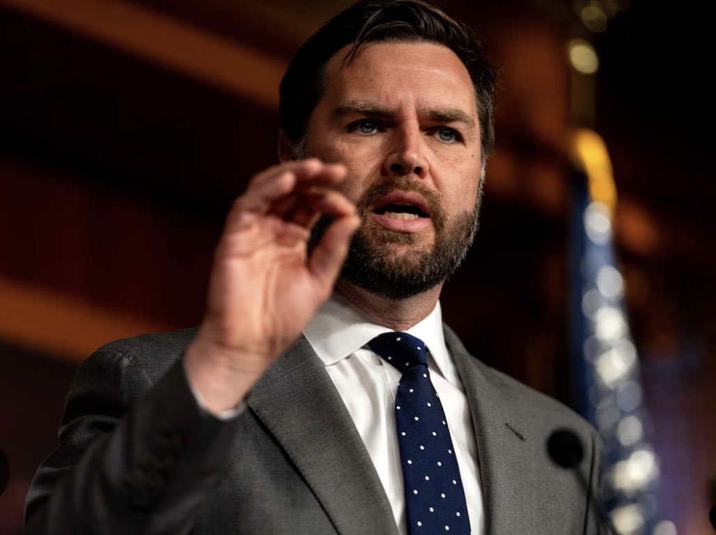 LeSommierRgis's tweet image. Coup de grâce :

« Si la démocratie américaine a survécu dix ans de prêches haineux de Greta Thunberg, vous supporterez bien quelques mois les critiques d’Elon Musk » 

JD Vance