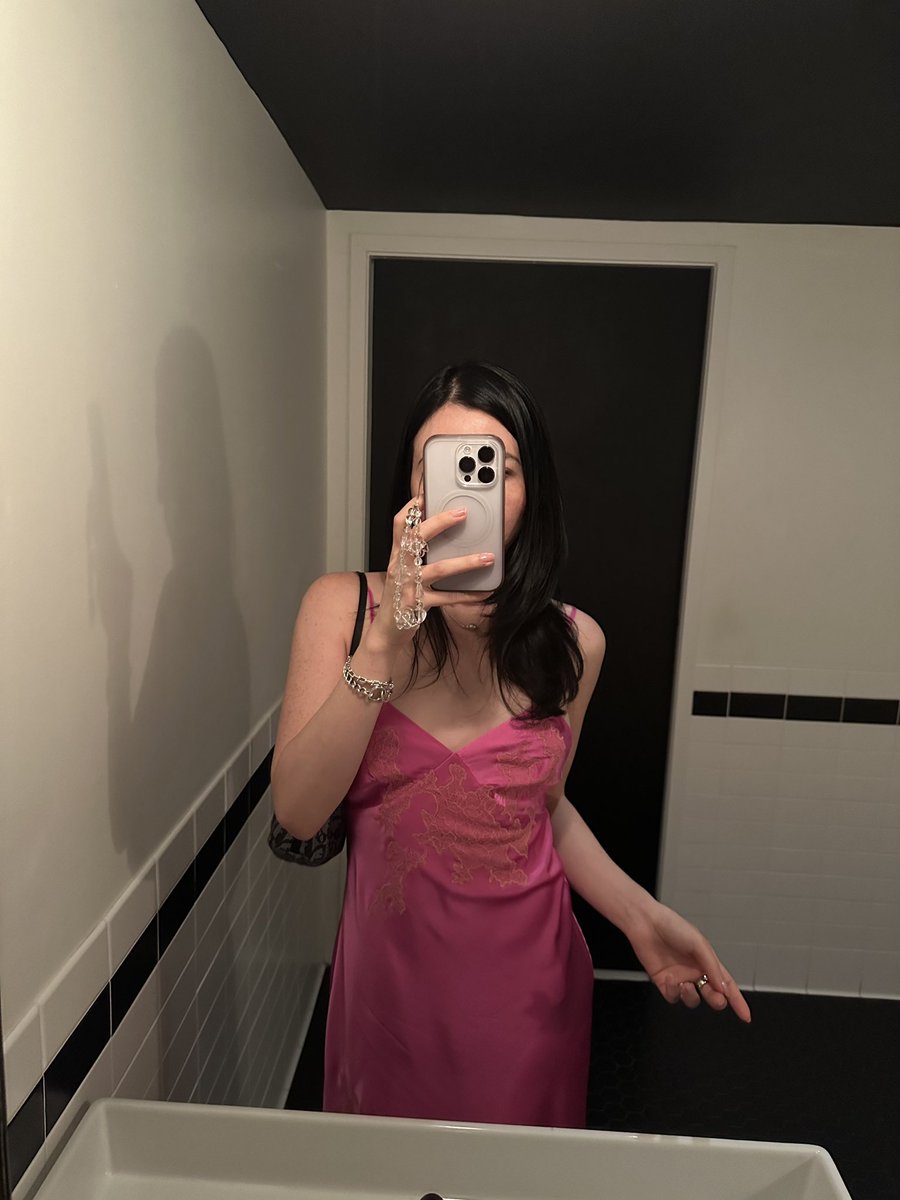 a very kissy Valentine’s Day to all my boyfriends and lovely colleagues 💋💋