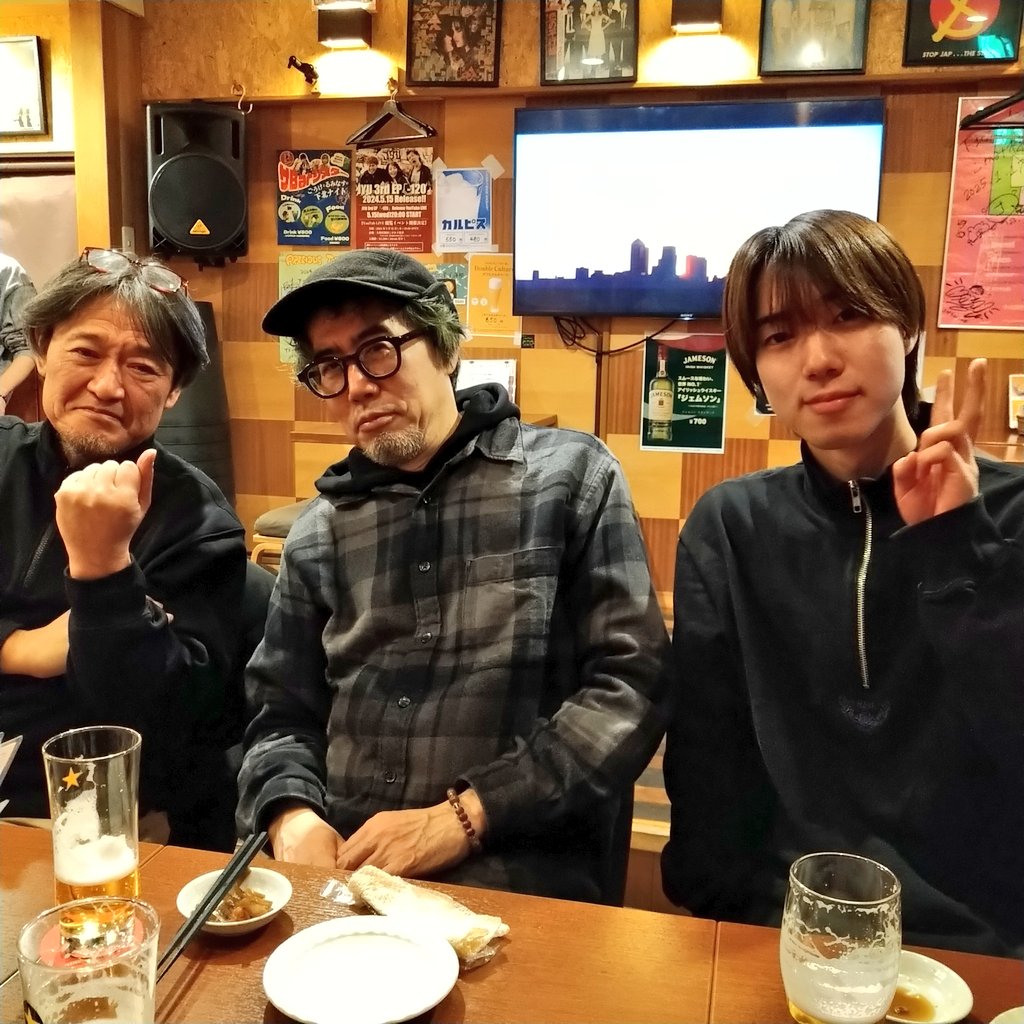 Mayumi3bi's tweet photo. 2/9 diary2 リハ後KOGAくんのお店でハッピーアワーで飲んでいたらKOGAくんが来て一緒に飲みました🍻
KOGAくんのお店は熊本からの食材もあり、お料理も美味しいしサイコー✨
#こがみ
#kogamilkbar
#バチェラーズ
#バチェラーズ2025 https://t.co/MSPuY8qTyi