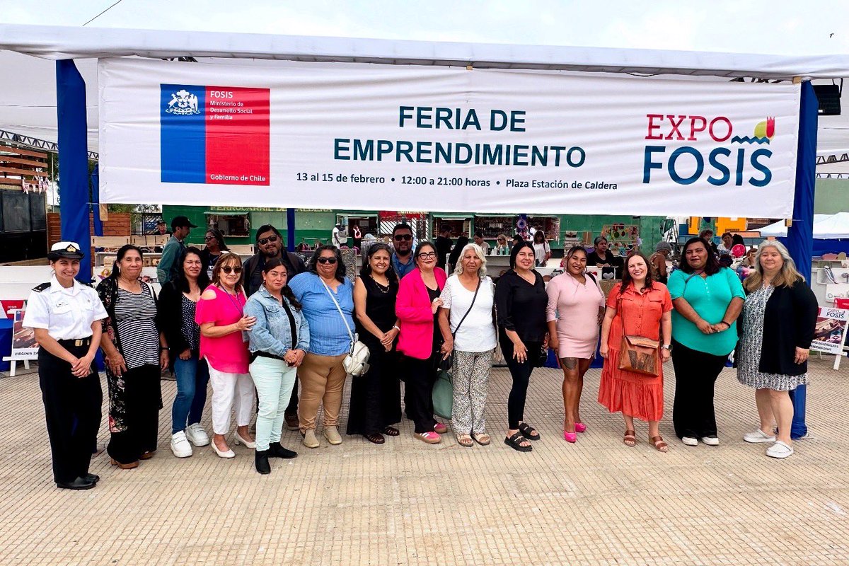 FOSIS_ATACAMA's tweet photo. 🎉🌊 Certificamos a 9 emprendedoras de la pesca artesanal en Atacama, gracias al programa “Emprendamos Junto al Mar” de FOSIS e INDESPA. 

🐟💪¡Juntas por un futuro más próspero en nuestras costas! 🌅🤝 

#EmprendamosJuntoAlMar #FOSISAtacama #INDESPA #MujeresEmprendedoras #Pesca https://t.co/KcsFO0Kh2v