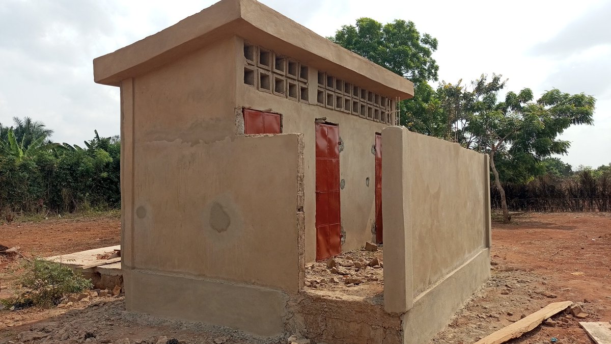 Le Maire de la commune de Vo1 s'est rendu sur le chantier de la construction du jardin d'enfin public de Sokomé pour constater l'évolution des travaux