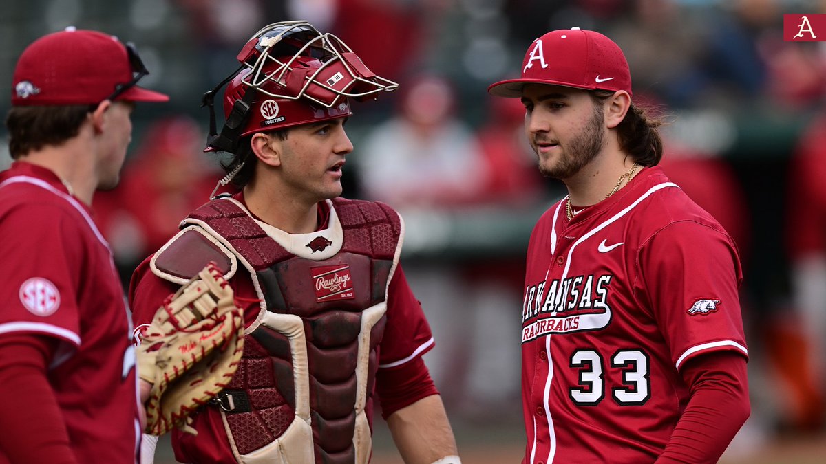 RazorbackBSB's tweet image. Two ꓘs in his first inning as a Hog 🤝
