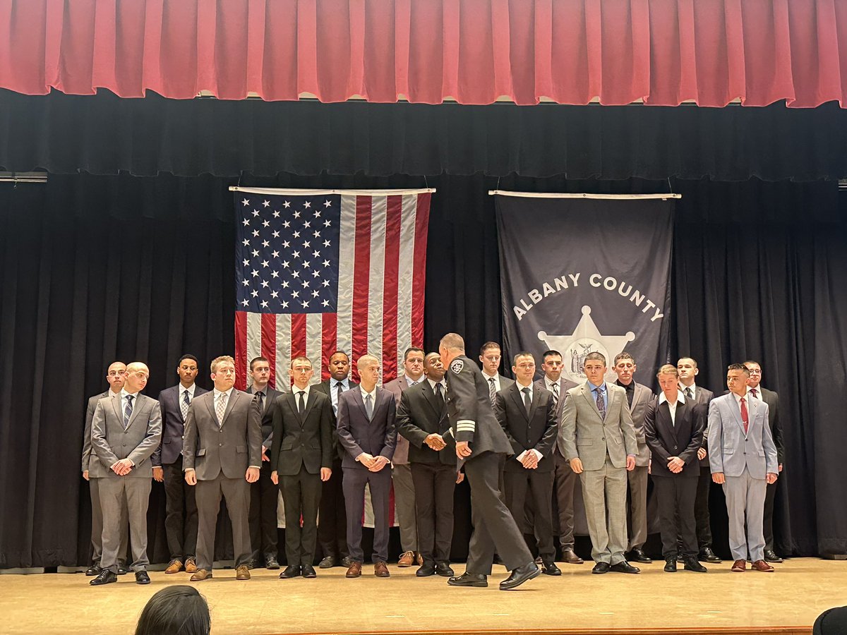 Craig D Apple tweet media