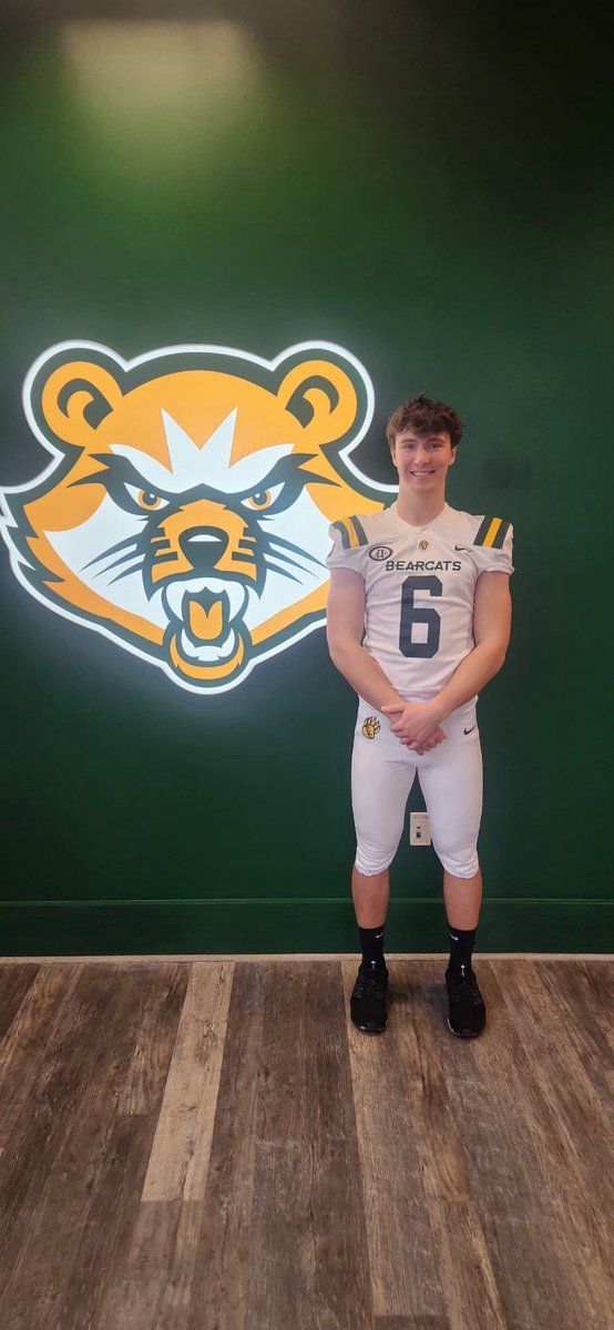 Thank you for the great school visit yesterday <a href="/SVC_FTBL/">Saint Vincent College Football</a> <a href="/CoachJohnstonOL/">Chace Johnston</a> <a href="/CoachCGoff/">𝐂𝐚𝐬𝐞𝐲 𝐆𝐨𝐟𝐟</a> Coach Shaw