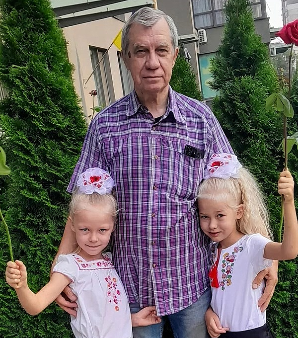 UsefulTips4You's tweet photo. Friends!
Please help me!
More details here: https://t.co/0t7qS0CMMv
I humbly ask for help.
#war #WarinUkraine https://t.co/6R2OA4mmEI