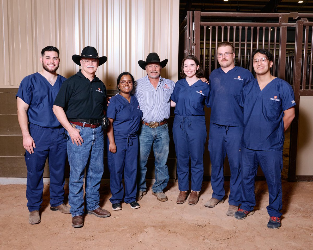 For Caroline Podvin, OMS-II, the SHSU Rodeo wasn’t just about providing medical care—it was about advancing SHSU-COM’s mission to address rural health disparities. Read more: shsu.edu/today@sam/T@S/…

#SHSUCOM #RuralMedicine #HLSR #OMT #SHSU #MedicalSchool