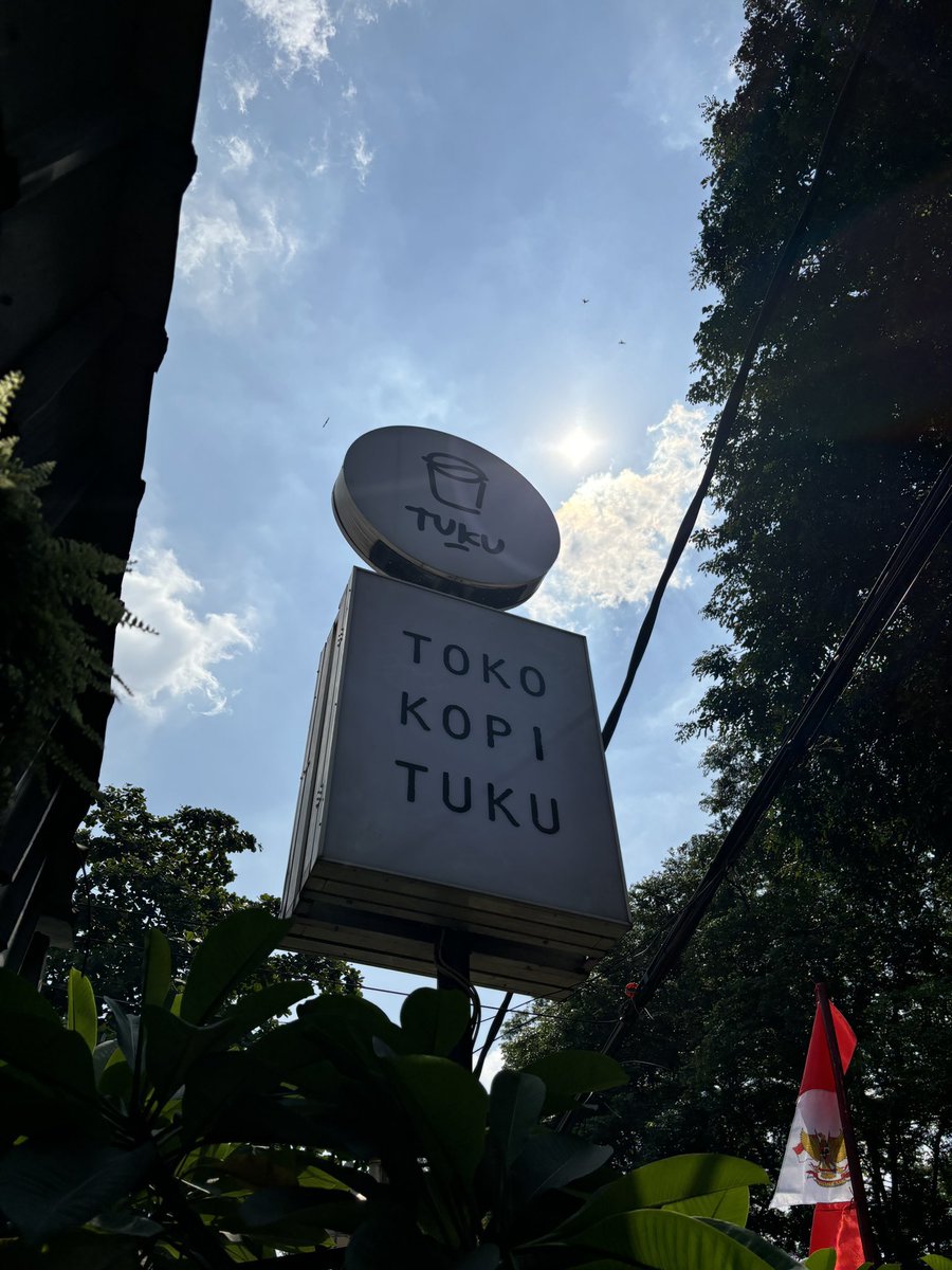 &ᴄᴏᴋ  tweet media