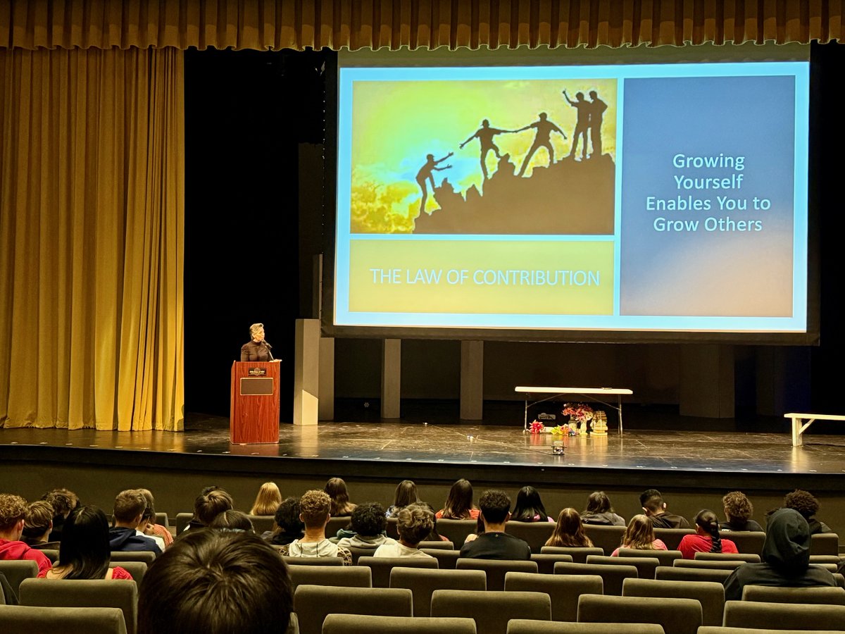 Thank you to Selina Medina with JustServe for speaking to our Leadership Academy attendees today! She shared a message on using all 86,400 seconds of your day for good. Students, along with campus and district staff were invited to hear the presentation as part of Seguin High