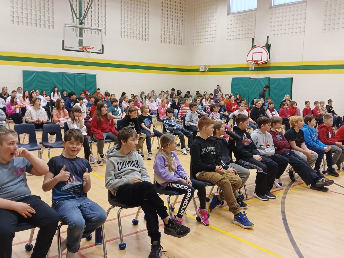 Our Junior/Intermediate students had a powerful guest speaker, <a href="/nadinewilliams/">Nadine Williams</a> today.  Ms Williams spread a message of love,  hope and celebrating diversity.  <a href="/PVNCCDSB/">PVNCCDSB</a> <a href="/JeannieArmstr20/">Jeannie Armstrong</a> #BlackHistoryMonth