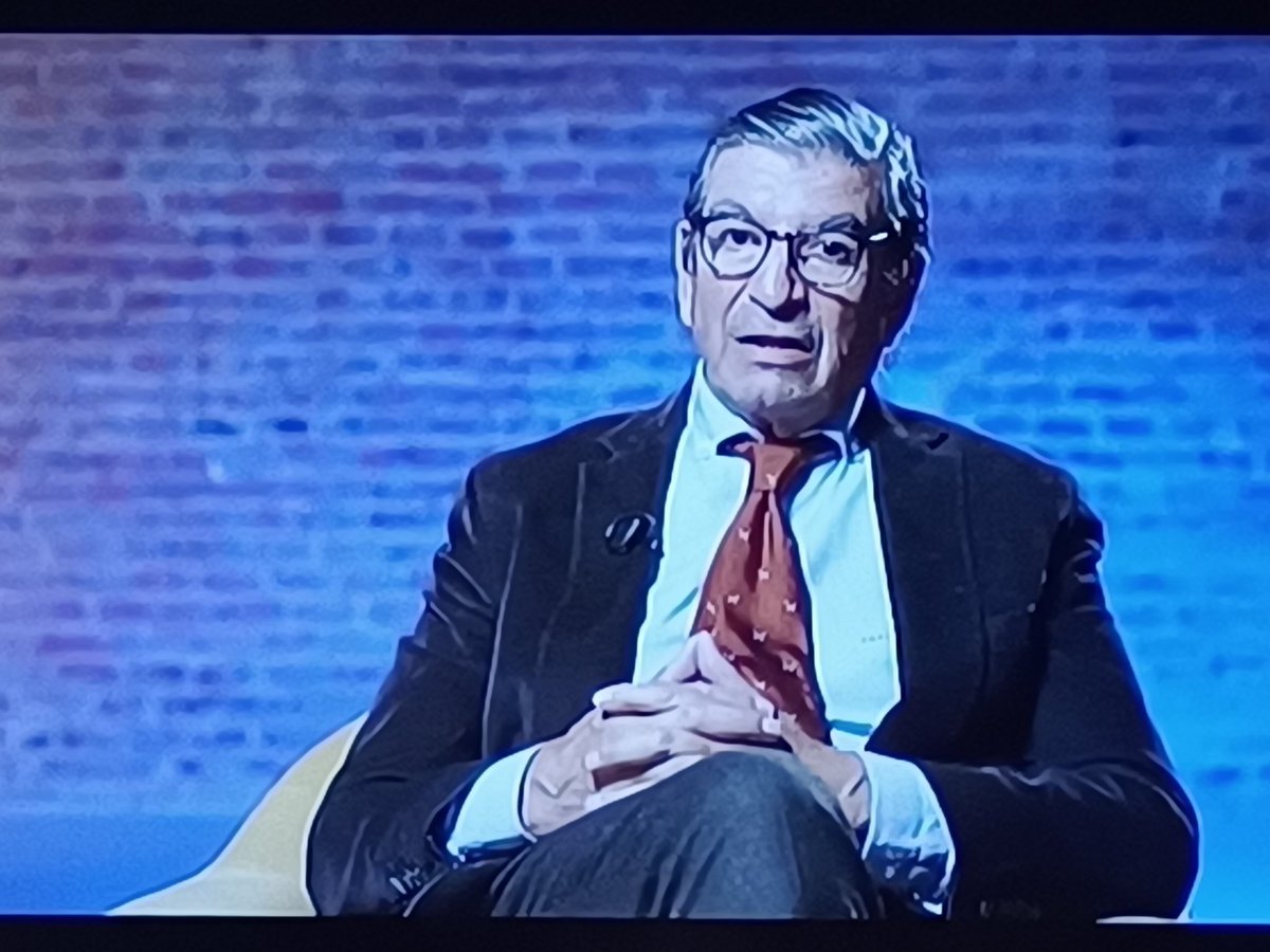 De abogado triste a cascabel de las televisiones. José Manuel Díaz Patón se ha convertido en toda una estrella.
#DeViernes