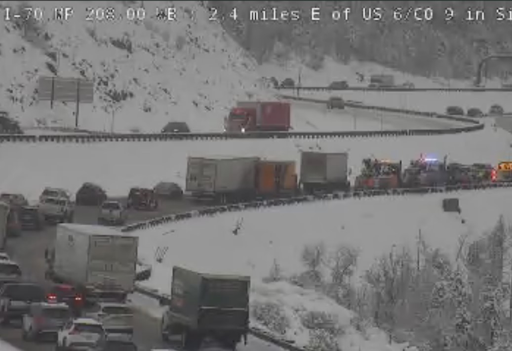 CSP_News's tweet photo. **Road Closure**
Interstate 70 is closed eastbound from Silverthorne to the tunnel. Crews are working to get the road reopened. Westbound is currently open. Expect intermittent closures as this storm passes through the I-70 Corridor. Visit https://t.co/r0mRV67pTH for up-to-date road information as it becomes available.