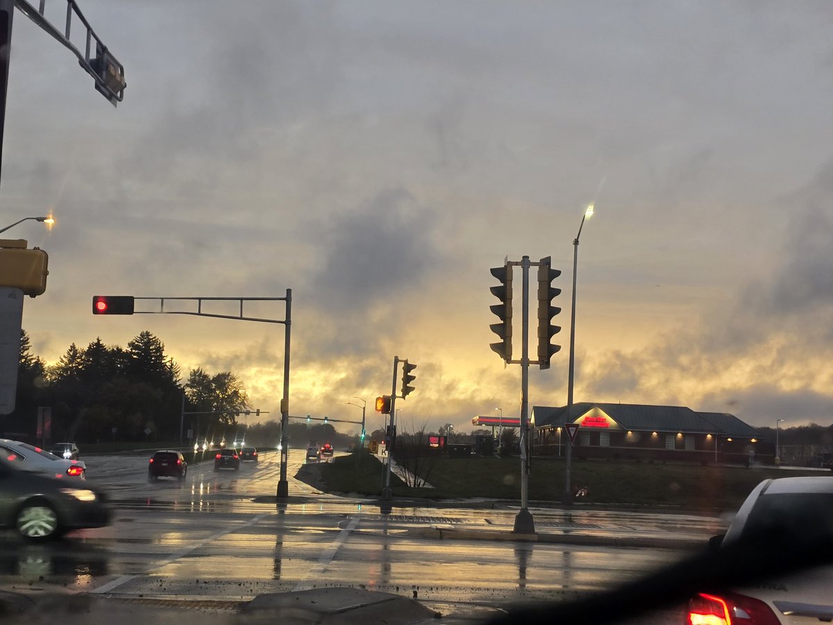 4-6in of snow today. If I could just have spring and fall; I'd be overly happy. 🤣