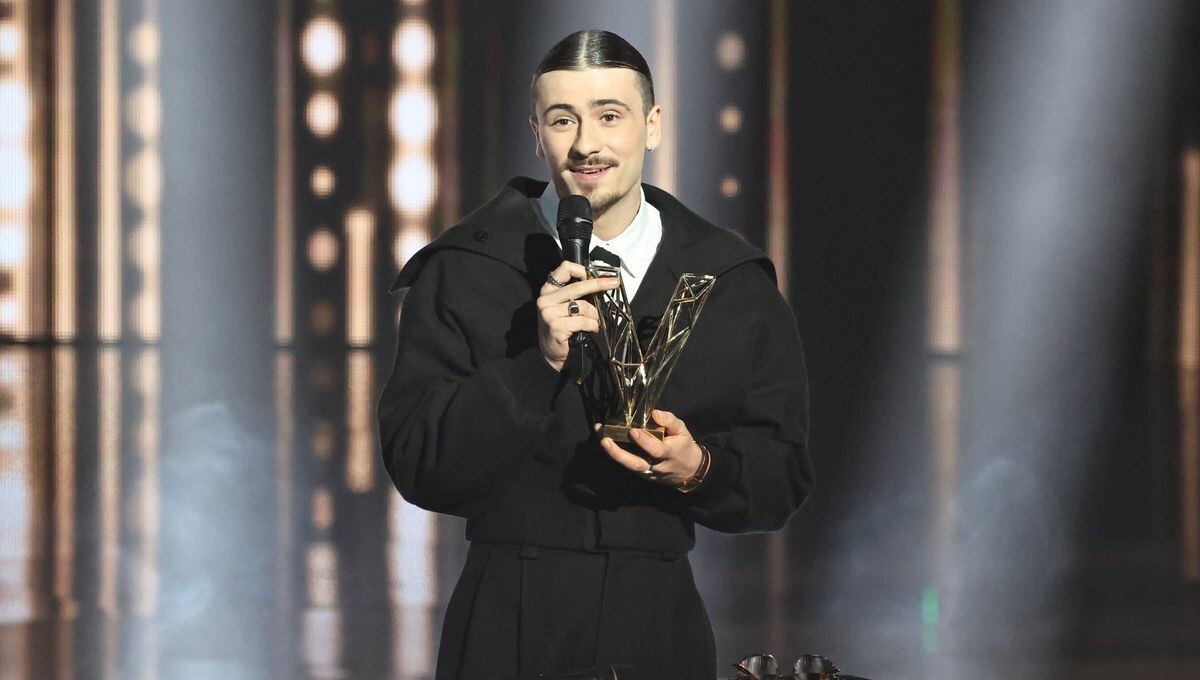 🔴Le chanteur manchois Pierre Garnier triomphe aux Victoires de la Musique avec deux trophées 
➡️ l.ici.fr/0Bo