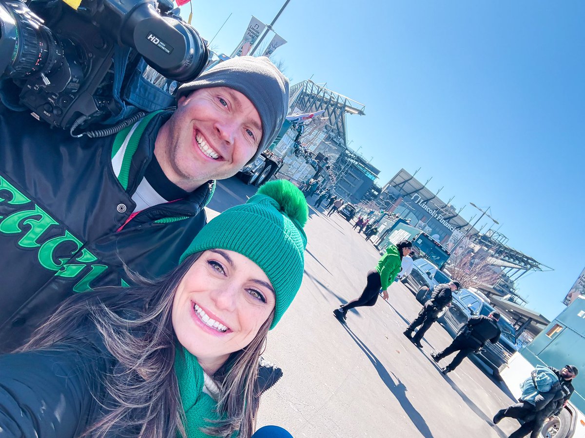 cbkmediamgt's tweet image. Imagine growing up in Philly as a little girl cheering for the @Eagles and then one day covering the Philadelphia Eagles Super Bowl parade for @6abc Client @ella_galati lived a dream today and she did an amazing job!
#PhiladelphiaTVNews
#WPVI
#SuperBowlParade
#TeamCBK