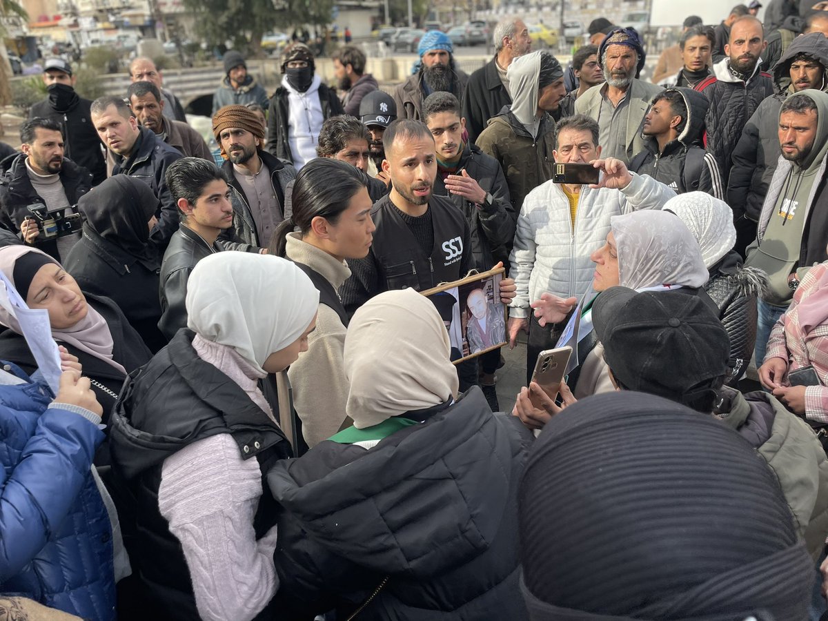 اليوم، أخيرا وقفت في ساحة المرجة مع عائلات الشهداء و المختفين قسرا. لقد طالبنا بمعرفة مصيرهم و طالبنا بالعدالة لهم. لقد حلمت بهذا اليوم منذ أكثر 10 سنوات. سوريا تحررت أخيرا من أسوء ديكاتورية و علينا ألا ننسى أن ما جعل هذا ممكنا هي التضحيات اللانهائية لهؤلاء الأبطال من السوريين.