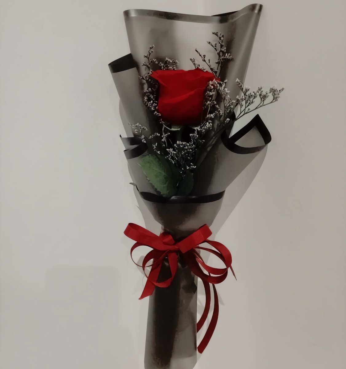 DISTORTCD's tweet photo. ⠀ 
⠀ ⠀ ⠀ ⠀                   ⁎    ݁   . ⠀ 𝘀𝗽𝗲𝗰𝗶𝗮𝗹   𝖽𝖾𝗅𝗂𝗏𝖾𝗋𝗒. 
                                  @DEADMVNSBONES 

“ ¿Escuchaste lo que se celebra hoy? San Valentín. Nos vemos en la noche, te estaré esperando en el bar. ”
⠀ https://t.co/wodyA8bEVI