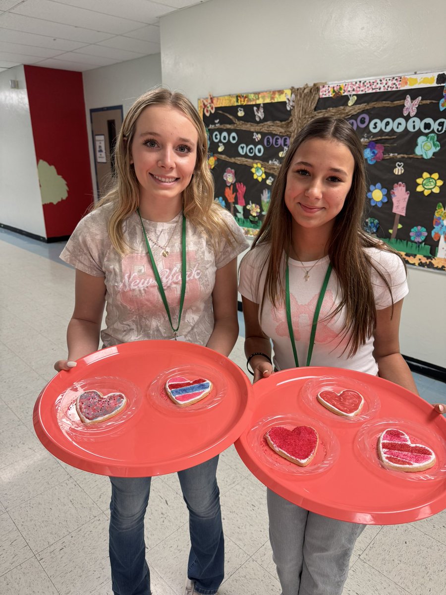 Happy Valentine’s Day from our Pre-Culinary students! We celebrate our CTE programs every day, but especially during #CTEMonth! <a href="/SDPBCChoiceCTE/">SDPBC Choice/Career</a> <a href="/jkh_74/">Junnell K</a> @SDPBCJenKuras
