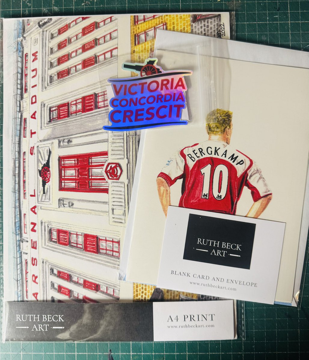 🚨#Giveaway Alert🚨 

When we beat Leicester :

A lucky follower will win an A4 print of my watercolour painting of The Arsenal Stadium, my holographic VCC sticker and an A5 Bergkamp Card.

All you need to do is Follow me, Like and Repost this post. 

#LEIARS #Arsenal #AFC