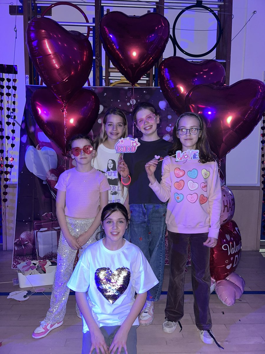 Upton House Form 5 (@uptonform5) on Twitter photo Finishing another fabulous half term at <a href="/UptonHouseSch/">Upton House School</a> in the best way - dancing, singing and spreading the love with friends at the Valentine's Disco! ❤️❣️❤️❣️Thank you <a href="/UHFamilies/">Upton House Families</a> ! <a href="/UptonHead/">Rhian Thornton</a> #uptonjourney Finishing another fabulous half term at <a href="/UptonHouseSch/">Upton House School</a> in the best way - dancing, singing and spreading the love with friends at the Valentine's Disco! ❤️❣️❤️❣️Thank you <a href="/UHFamilies/">Upton House Families</a> ! <a href="/UptonHead/">Rhian Thornton</a> #uptonjourney