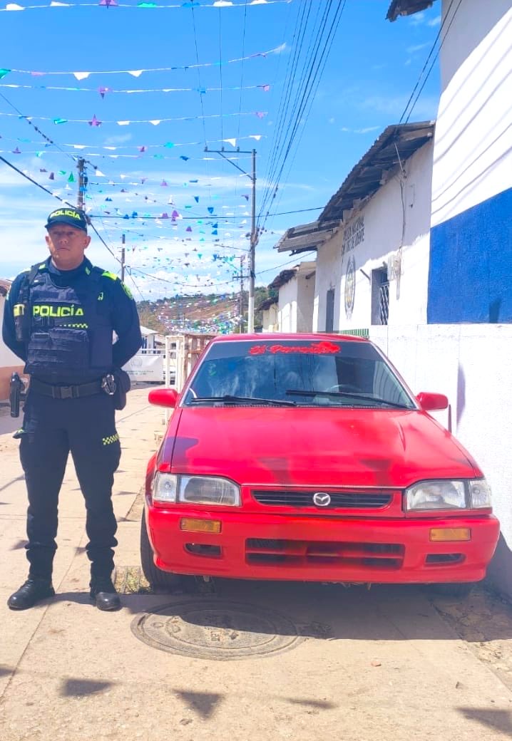 PoliciaMevap's tweet photo. #Recuperados🚨👮🏻‍♂️🚔 Gracias a la labor incansable de nuestros uniformados, logramos la recuperación de más vehículos y motocicletas solicitadas por las autoridades.🏍️🚖🚗🚛#Profesionalismo
#TrinomioDeLaSeguridad. 

✅Valledupar.

✅Codazzi.

✅Pueblo Bello.

✅San José de Oriente. https://t.co/Xe6V8tBpMh