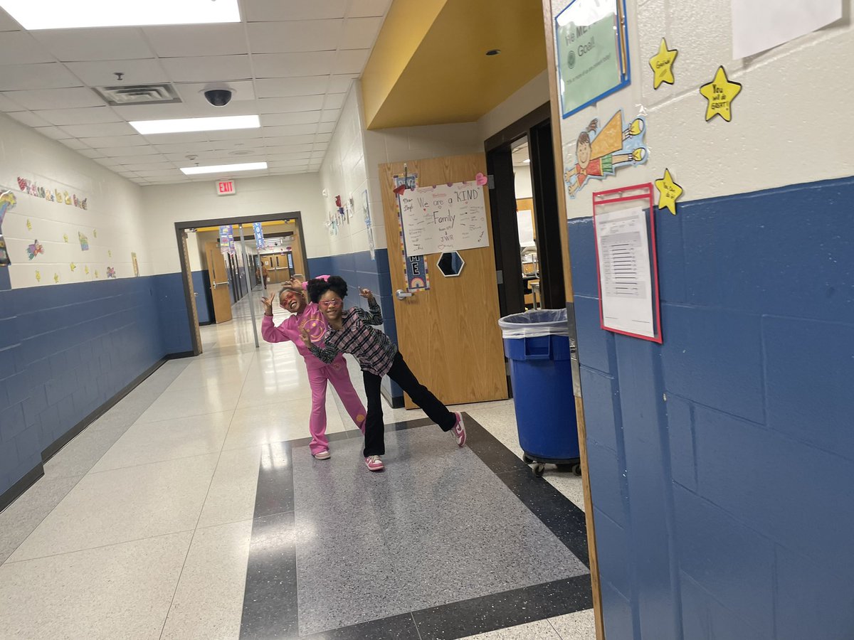 Happy Valentines Day <a href="/JWRiley43/">James Whitcomb Riley School 43</a> Hornet family! We had a wonderful day celebrating with our scholars!