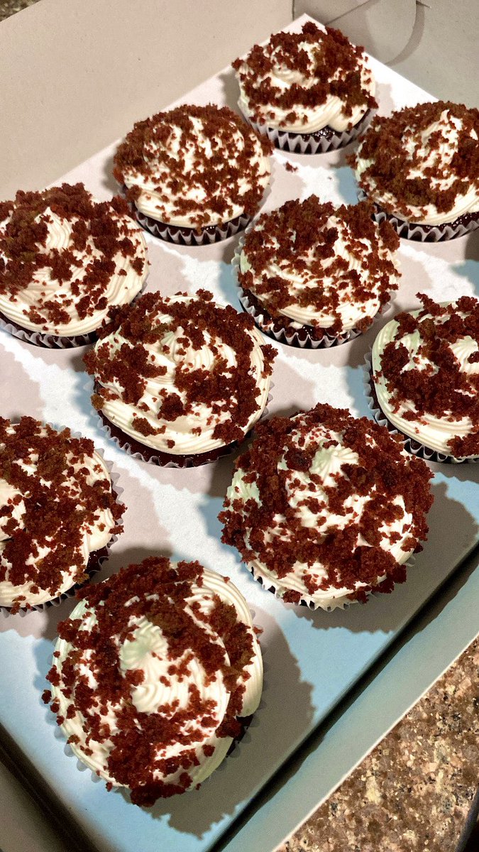 definitelySB's tweet image. My baked goods are way better than store-bought chocolates and flowers. Sure, flowers look pretty, but they won’t fill you up. And chocolates? They’ll melt in your hands. My treats, well, they will melt in your heart (and maybe your waistline, but we’ll call it love calories). 😂