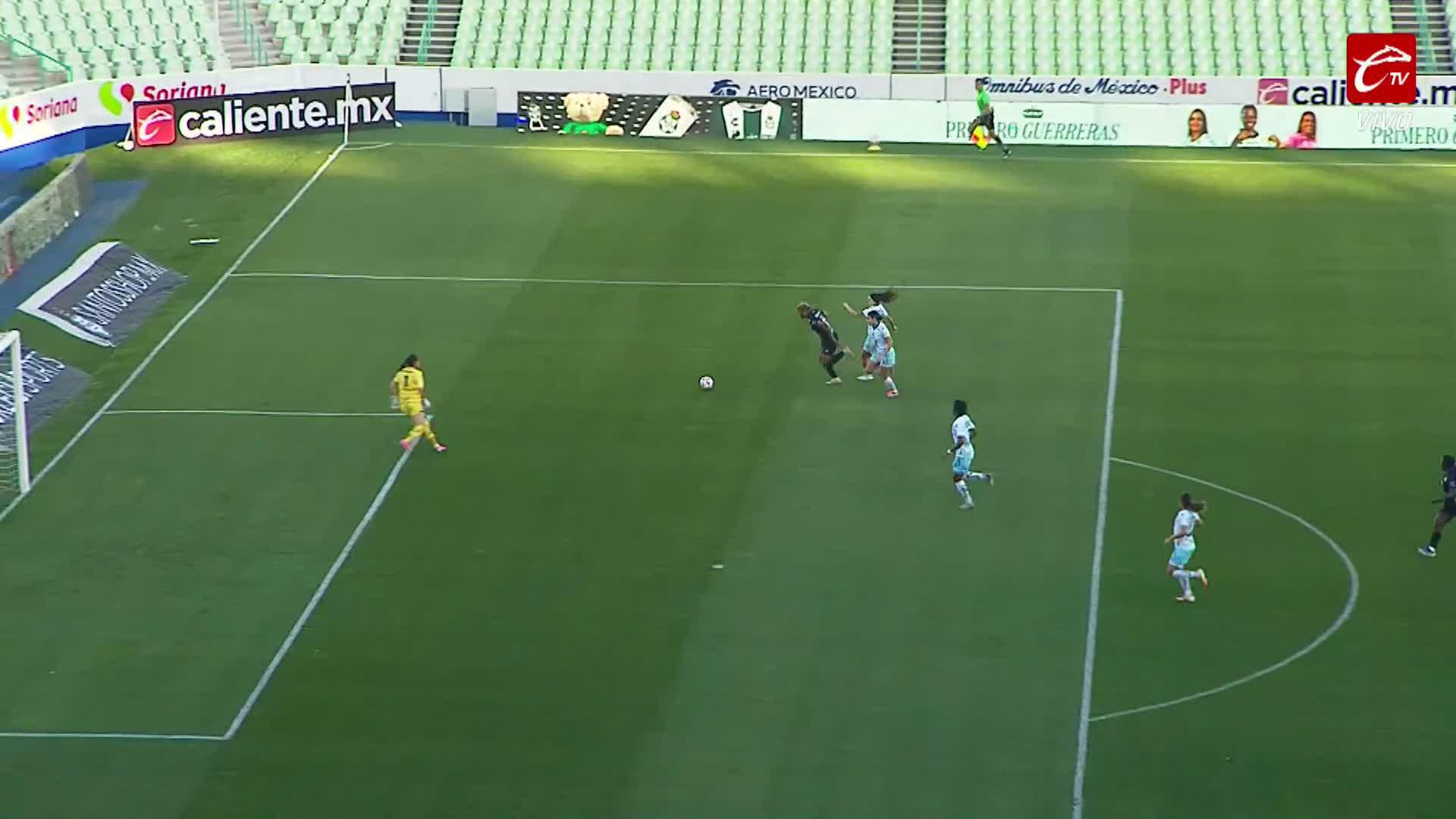 GOOOOOOOOOL de @ClubSantosFem, Ikechukwu se estrena como goleadora con las Laguneras. 😱🤩🔥🔥DESCARGA LA APP PARA VER EN EXCLUSIVA EL PARTIDO, AQUÍ: