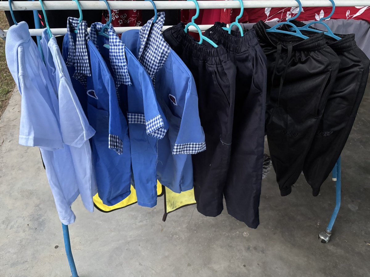 aingjerr's tweet photo. 15.02.2025 unplanned, basuh baju sekolah yen… yen dah nak sekolah 🥹🥲 doakan yen rajin ank pergi sekolah &amp; semangat nak belajar tau sebab dia dah sebut2 “hadif nak sekolah dekat mama jer” jeng makkk 😂🤣 https://t.co/6kmpGfZpDv