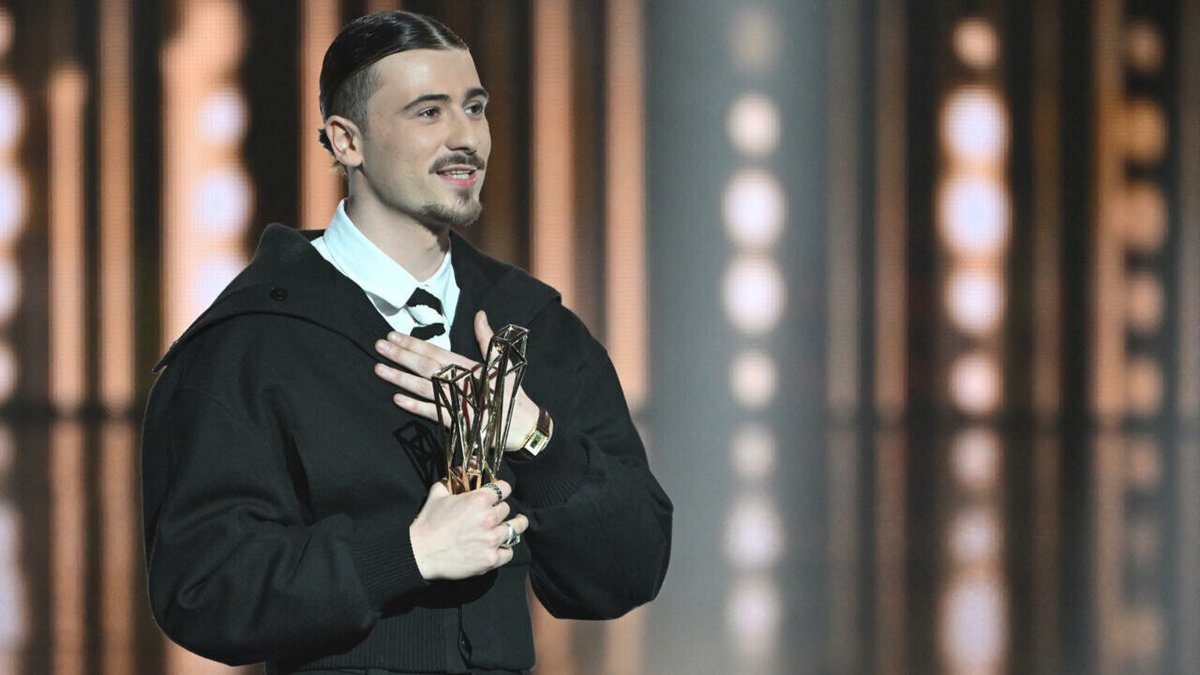 RFI (@rfi) on Twitter photo 40e Victoires de la musique: double exploit pour Pierre Garnier, succès confirmé pour Zaho de Sagazan
➡️ go.rfi.fr/pNA 40e Victoires de la musique: double exploit pour Pierre Garnier, succès confirmé pour Zaho de Sagazan
➡️ go.rfi.fr/pNA