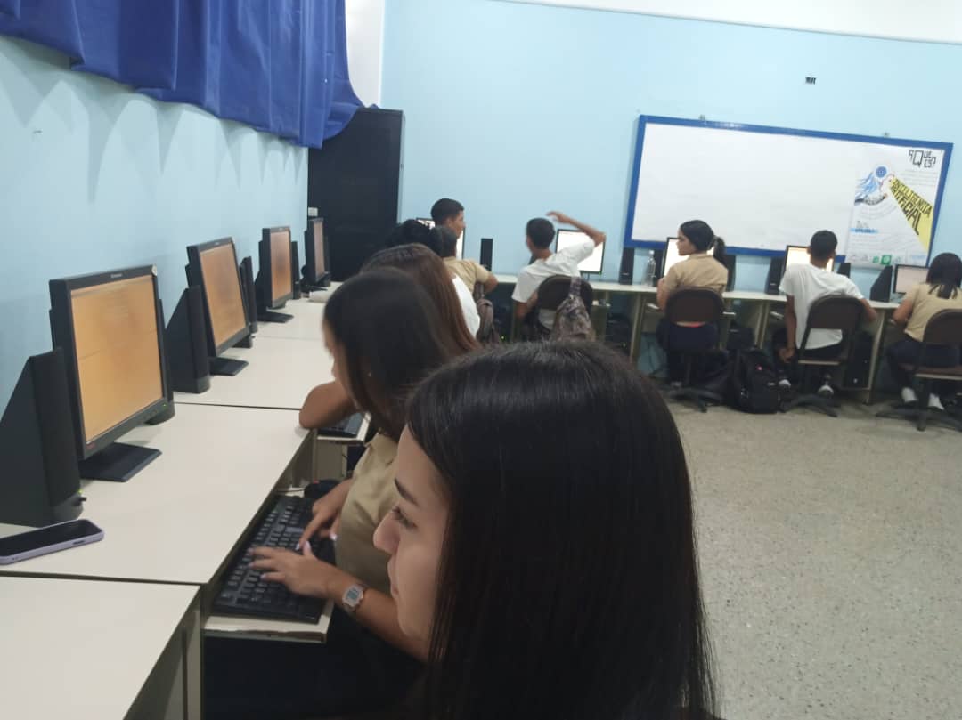 Fundabit Yaracuy (@fundabit_yaracu) on Twitter photo #14Feb 🖥️ Uso de la herramienta ofimáticas LibreOffice Writer con una análisis de la Ley Orgánica del Poder Popular. Estudiantes de 5.º año sección "A". Prof. Hanoy Reyes. CBIT "Juan José de Maya". Tutora Livimar Soto.
@MPPEDUCACION
<a href="/Fundabit_/">FundabitOficial</a>
#SomosFundabit #14Feb 🖥️ Uso de la herramienta ofimáticas LibreOffice Writer con una análisis de la Ley Orgánica del Poder Popular. Estudiantes de 5.º año sección "A". Prof. Hanoy Reyes. CBIT "Juan José de Maya". Tutora Livimar Soto.
@MPPEDUCACION
<a href="/Fundabit_/">FundabitOficial</a>
#SomosFundabit