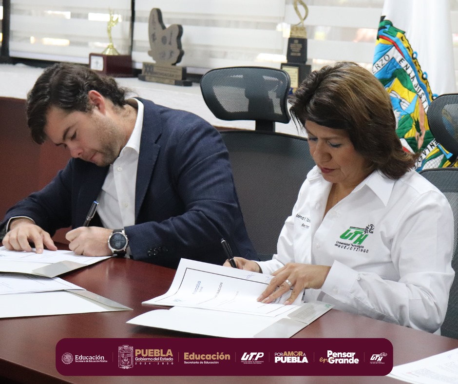 Gob_Puebla's tweet photo. ✅ #PorAmorAPuebla > La @uthuejotzingo y la empresa Haunted México y Mercatus, a través de la rectora @MirnaToxqui y Raúl Morales Huacuja, firmaron un convenio de colaboración que facilitará el desarrollo de proyectos conjuntos, además de ofrecer prácticas y estadías para las y los estudiantes; esta alianza estratégica enriquece tanto el aprendizaje como la formación profesional.
#PensarEnGrande #PorAmorAPuebla #TeamUTH #PorAmorUTH