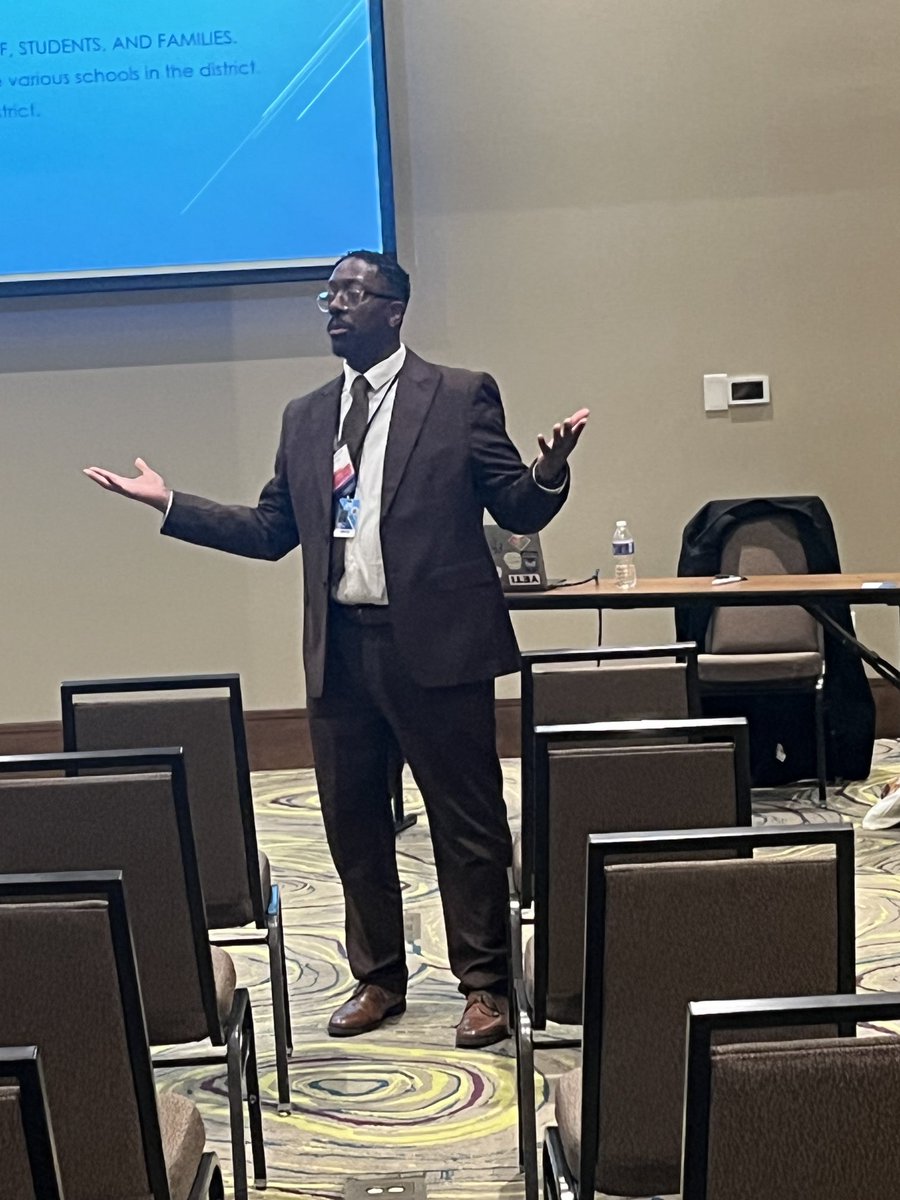 Chris_MLeGrande's tweet photo. Appreciate these amazing school leaders who gave selflessly of their time and resources to present breakout sessions on Day 2 of the annual #LeadLearn25 conference. What expertise and wisdom! @Mr_Js_World @dbchandler28 @Bar70294 @OASSP1 @OMLEA1 https://t.co/A9RhlZwi2j
