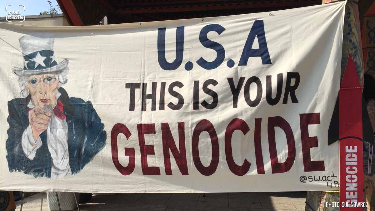 British Nigerian Artivist Curiously Celebrates Unrestricted Entry into USA (With Explosive Blog in Laptop) My latest newsletter. open.substack.com/pub/tayoaluko/…