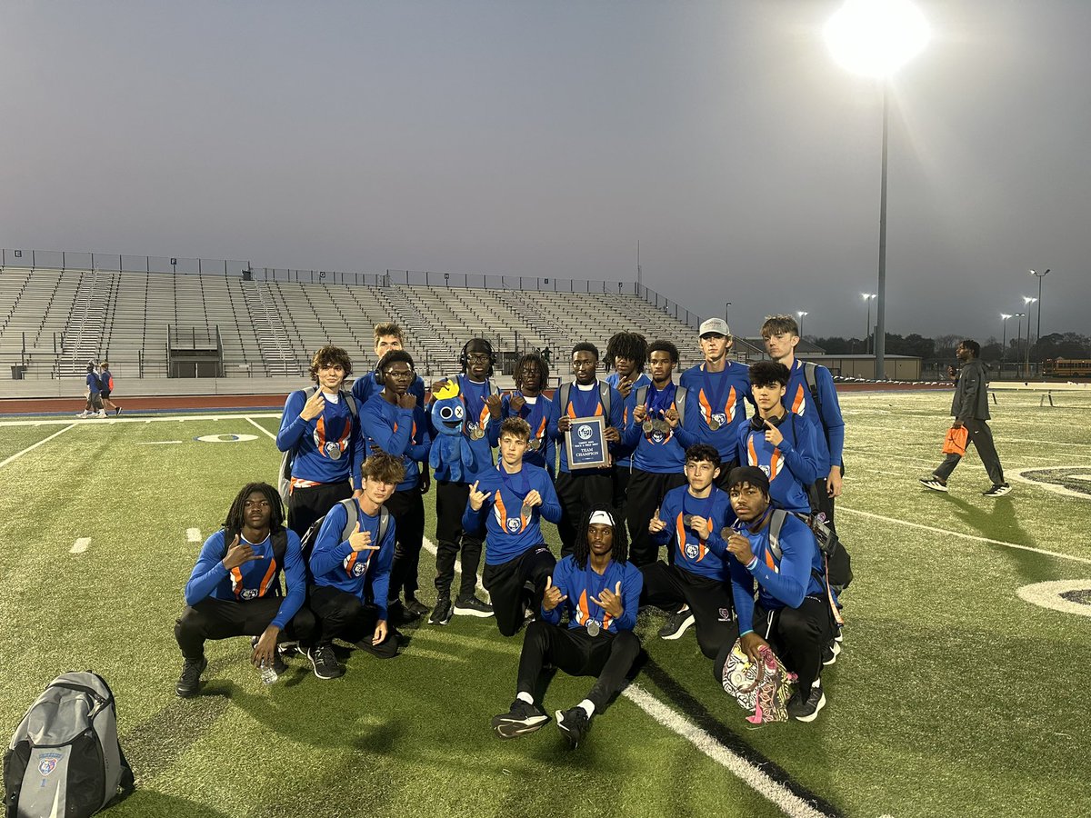 Late on our part but New to ALL!!! 3 SCHOOL RECORDS WERE BROKEN LAST WEEK AT THE GATOR RELAYS‼️

🔥NEW SCHOOL RECORDS🔥

🥇40.97 in the 4x100 Meter Relay

🥇1:25.52 in the 4x200 Meter Relay

🥈8:12 in the 4x800 Meter Relay

#GOFast 

Its Only The Beginning… 🏃🏾‍♂️🏃🏃🏾‍♂️💨